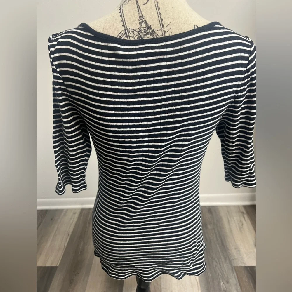 3/4 Length Sleeve Shirt! - Picture 7 of 15